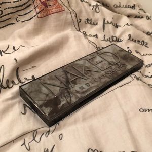 Urban Decay NAKED SMOKY Eyeshadow Palette